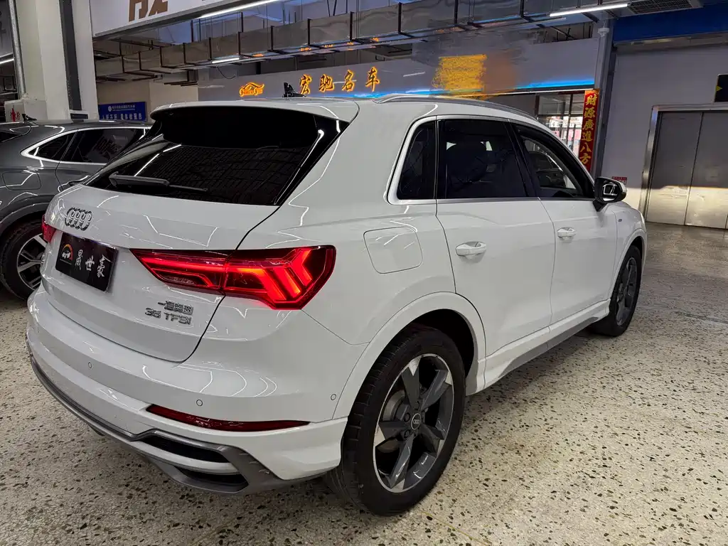 Audi Q3 — фото 6