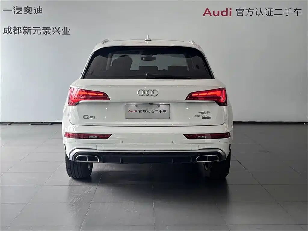 Audi Q5L — фото 5
