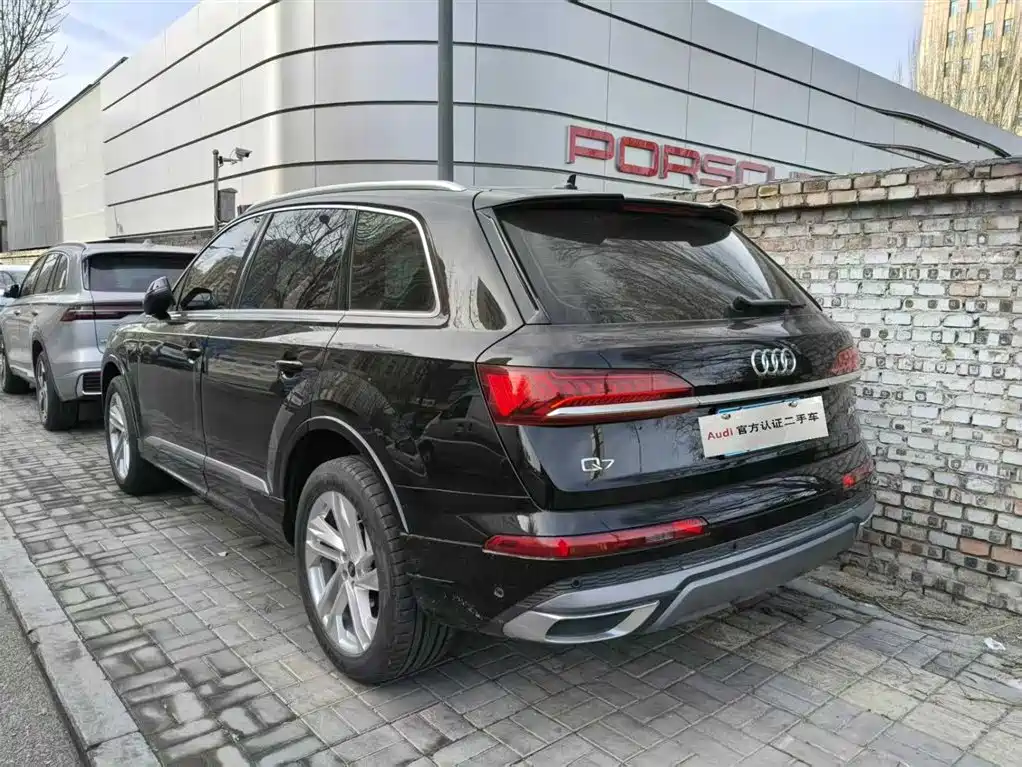 Audi Q7 — фото 2