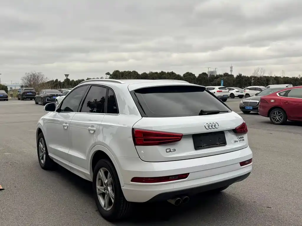 Audi Q3 — фото 10