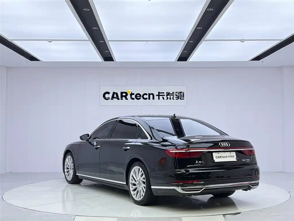 Audi A8 — фото 3