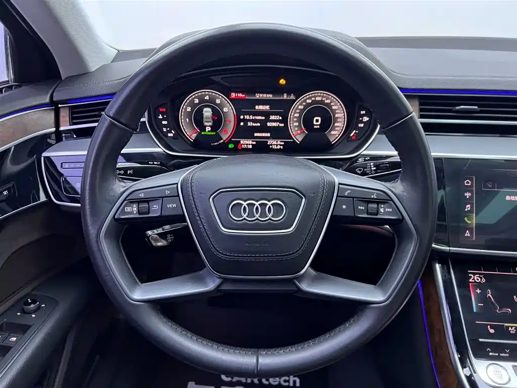 Audi A8 — фото 23