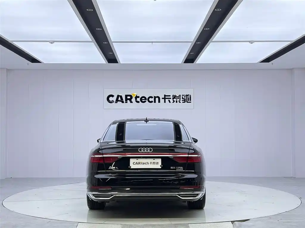 Audi A8 — фото 4