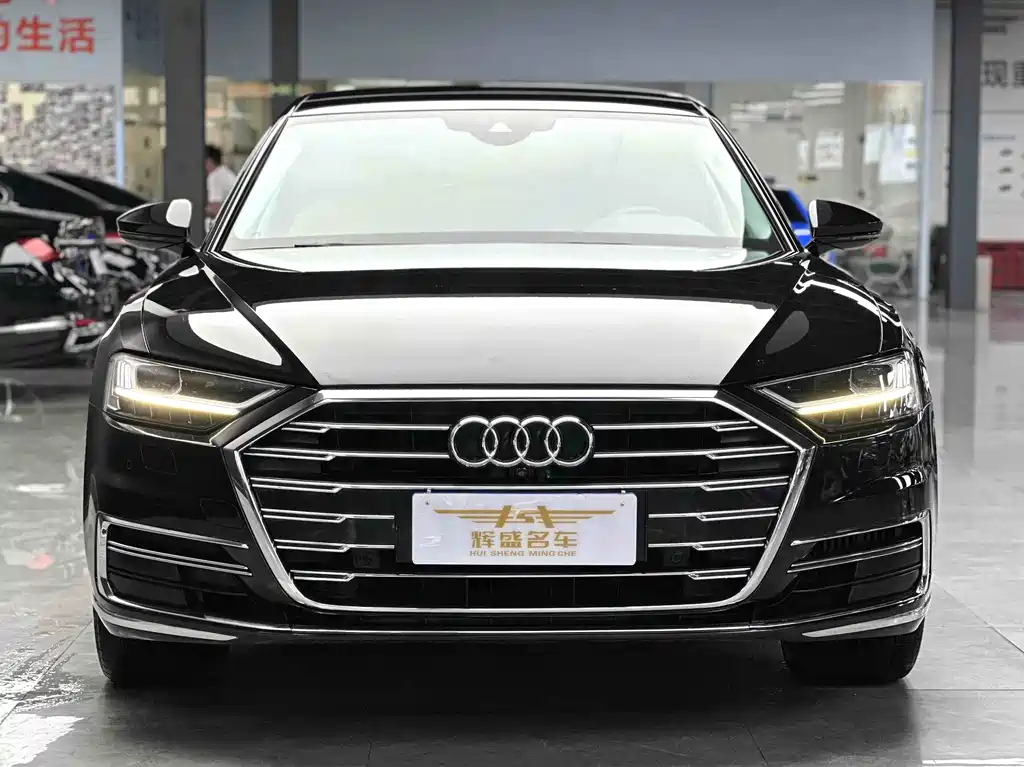 Audi A8 — фото 2