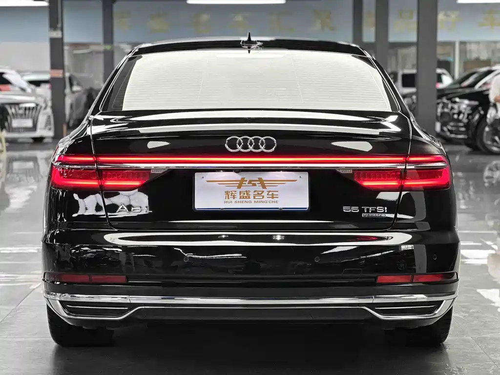 Audi A8 — фото 9