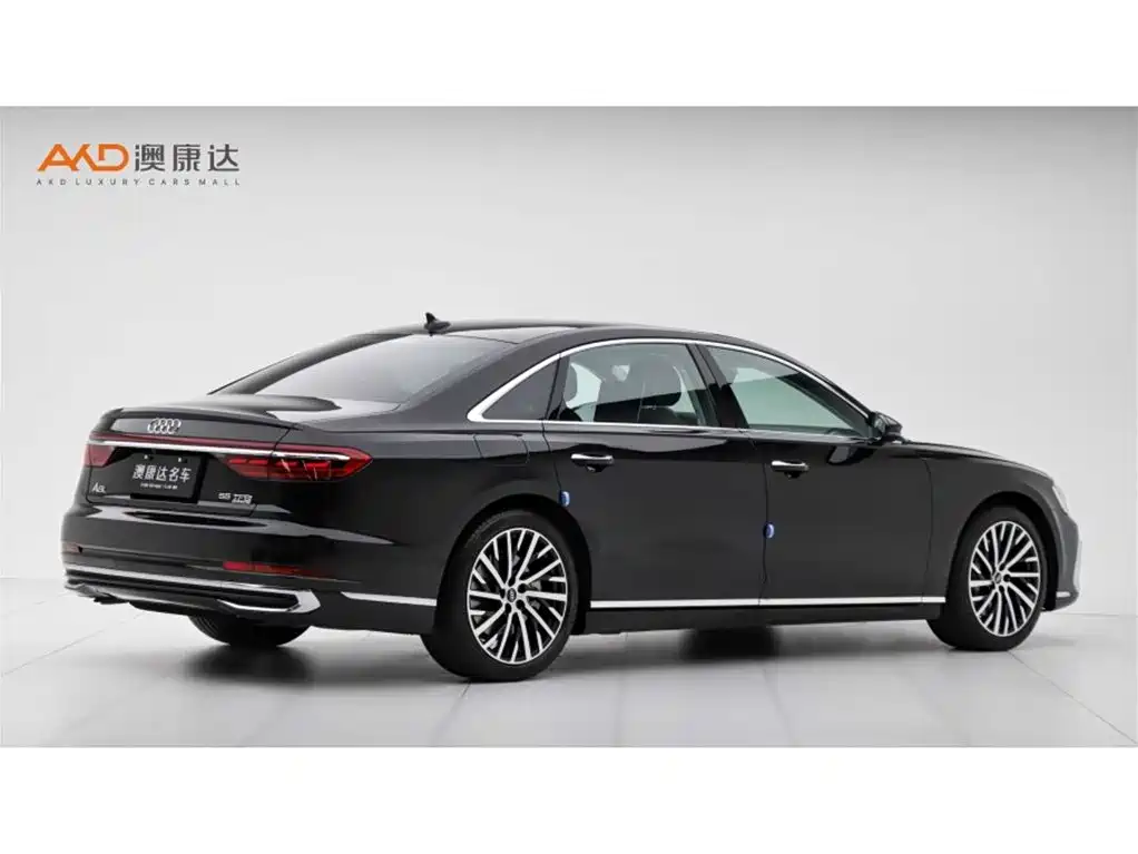 Audi A8 — фото 3