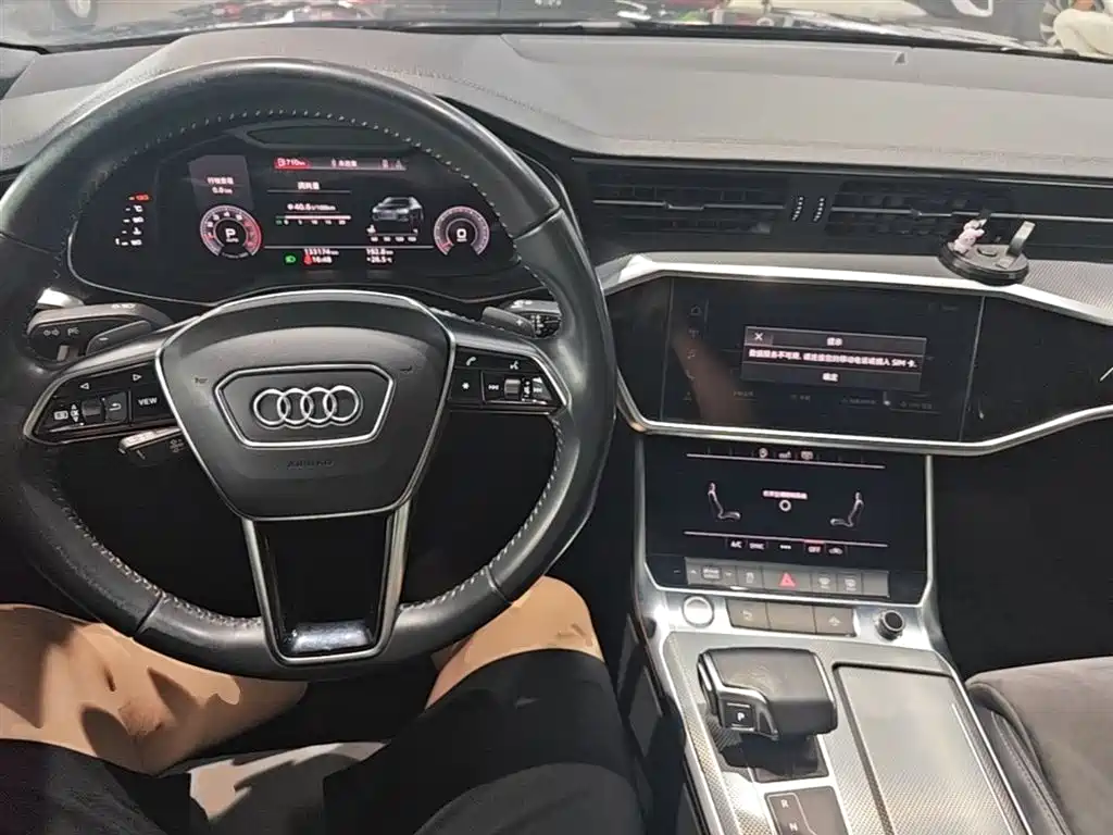 Audi A6L — фото 10