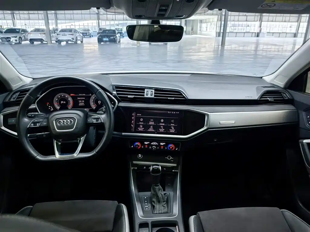 Audi Q3 — фото 6
