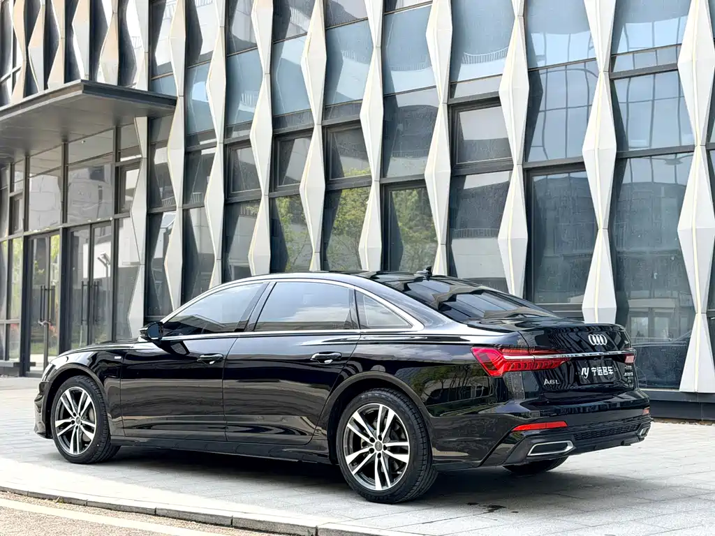 Audi A6L — фото 20