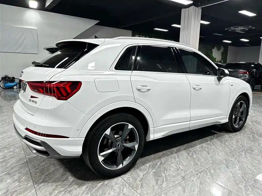 Audi Q3 — фото 8