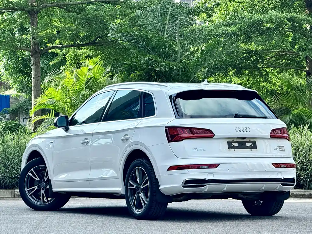 Audi Q5L — фото 3