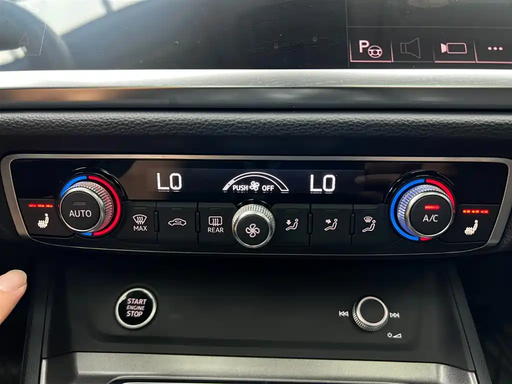 Audi Q3 — фото 23