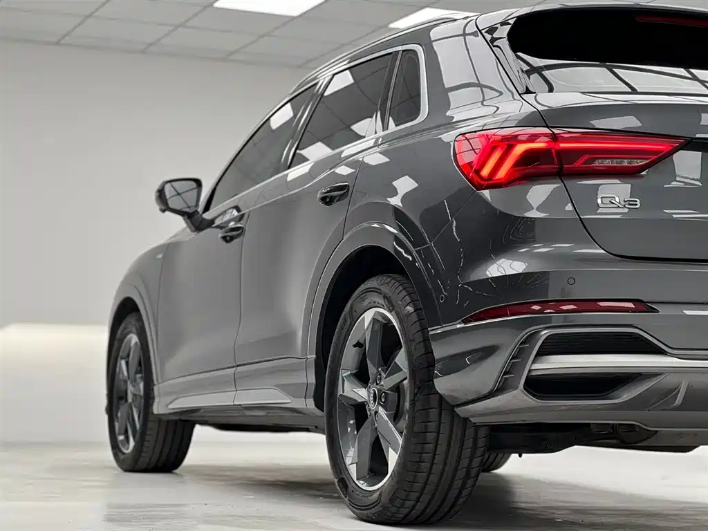 Audi Q3 — фото 10