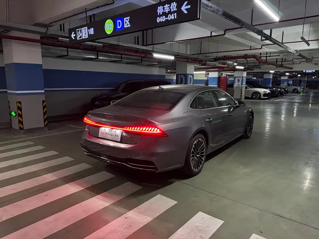 Audi A7L — фото 6