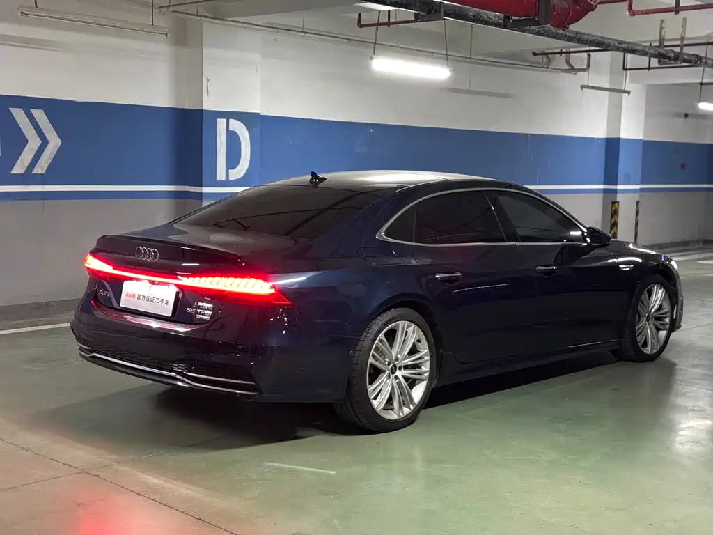 Audi A7L — фото 6