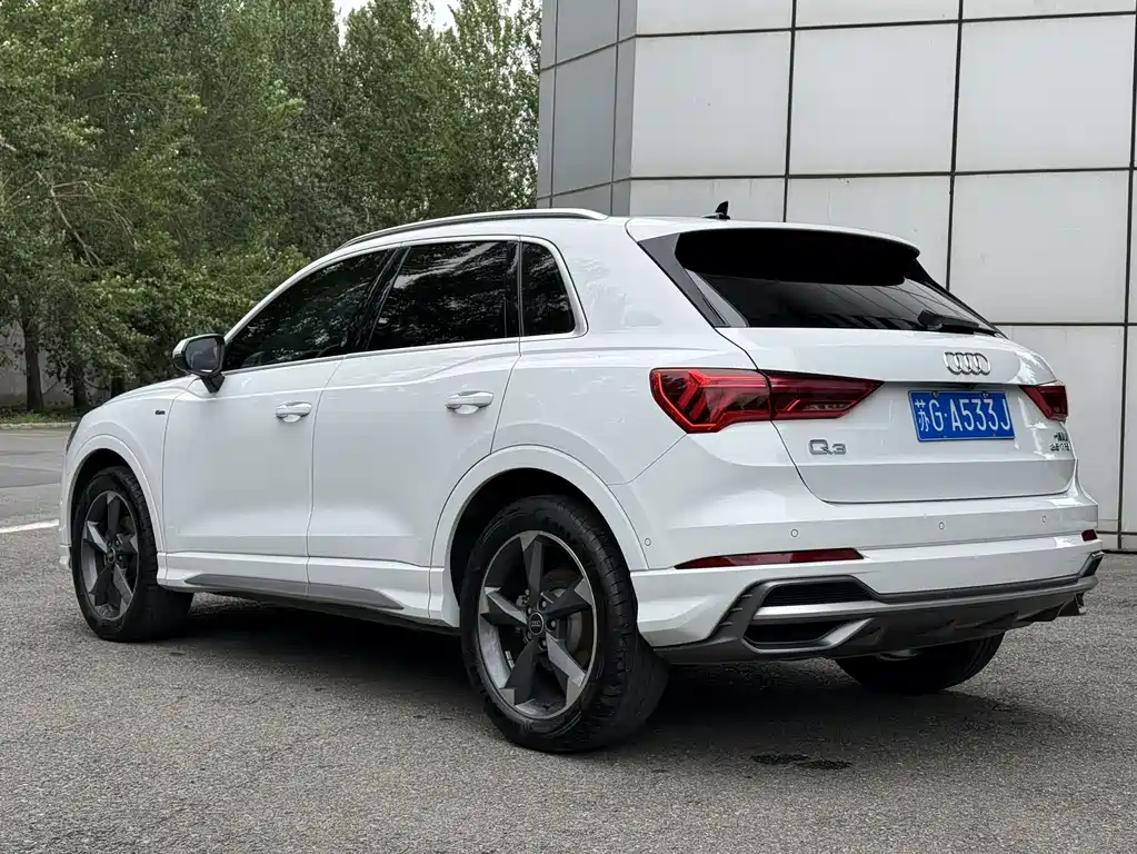 Audi Q3 — фото 23