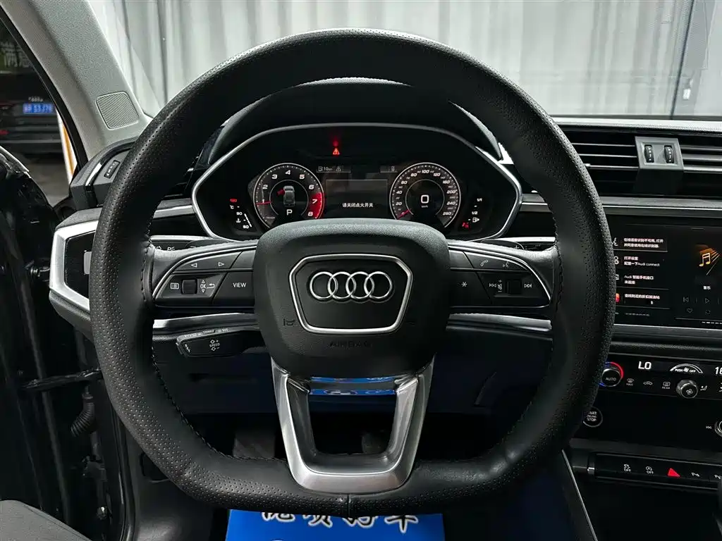 Audi Q3 — фото 13
