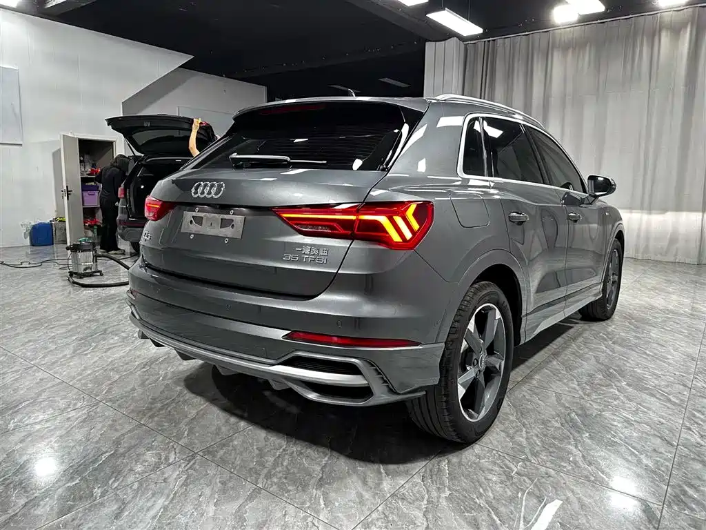 Audi Q3 — фото 6