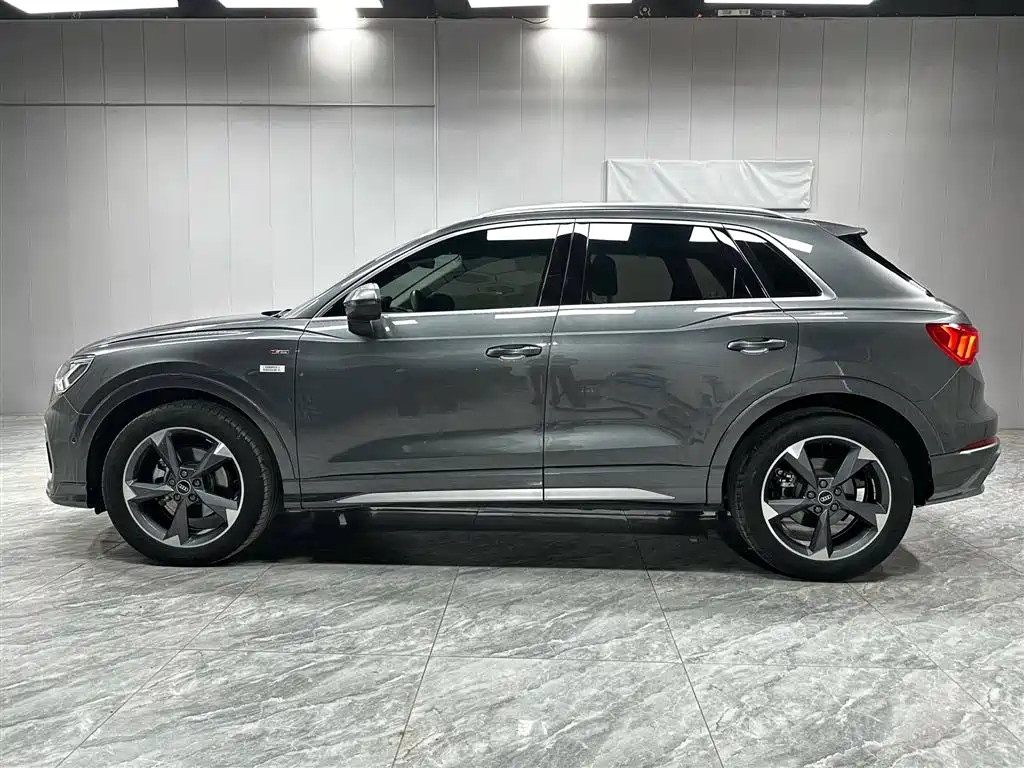 Audi Q3 — фото 9