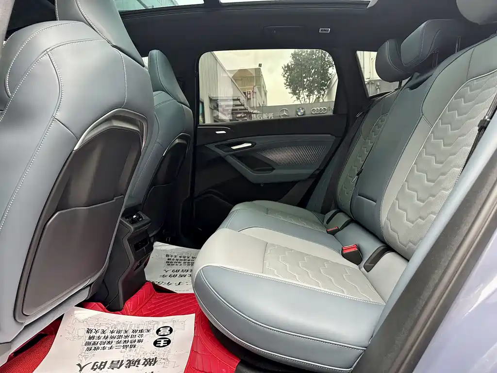 Audi Q6L e-tron — фото 18