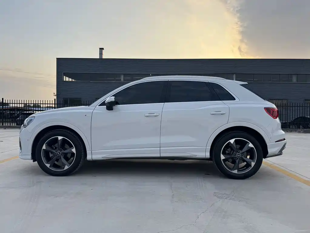 Audi Q3 — фото 4