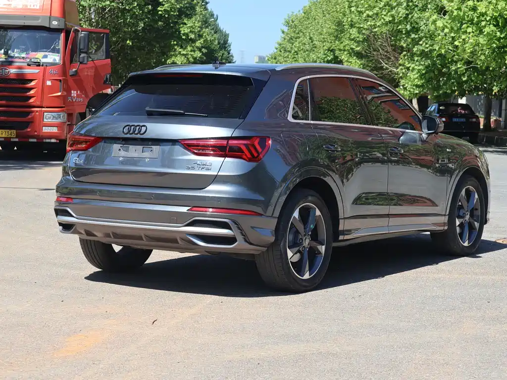 Audi Q3 — фото 7