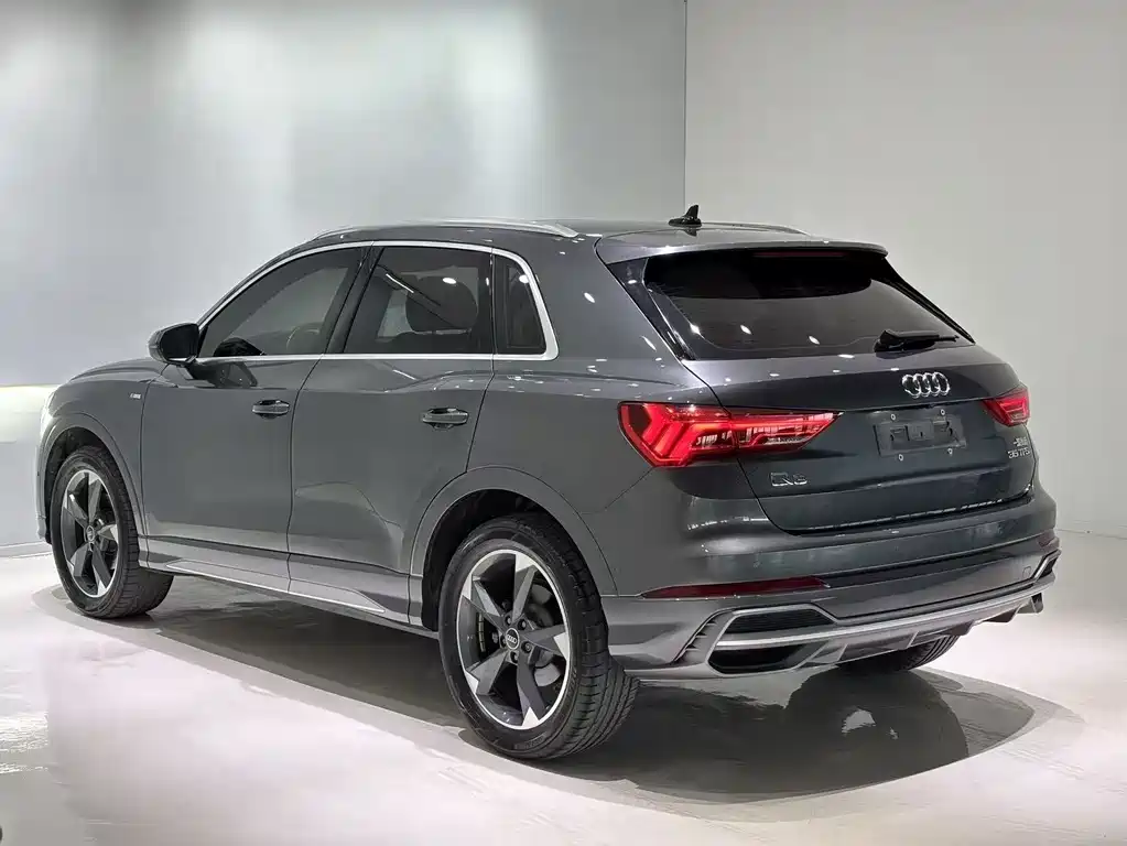 Audi Q3 — фото 6
