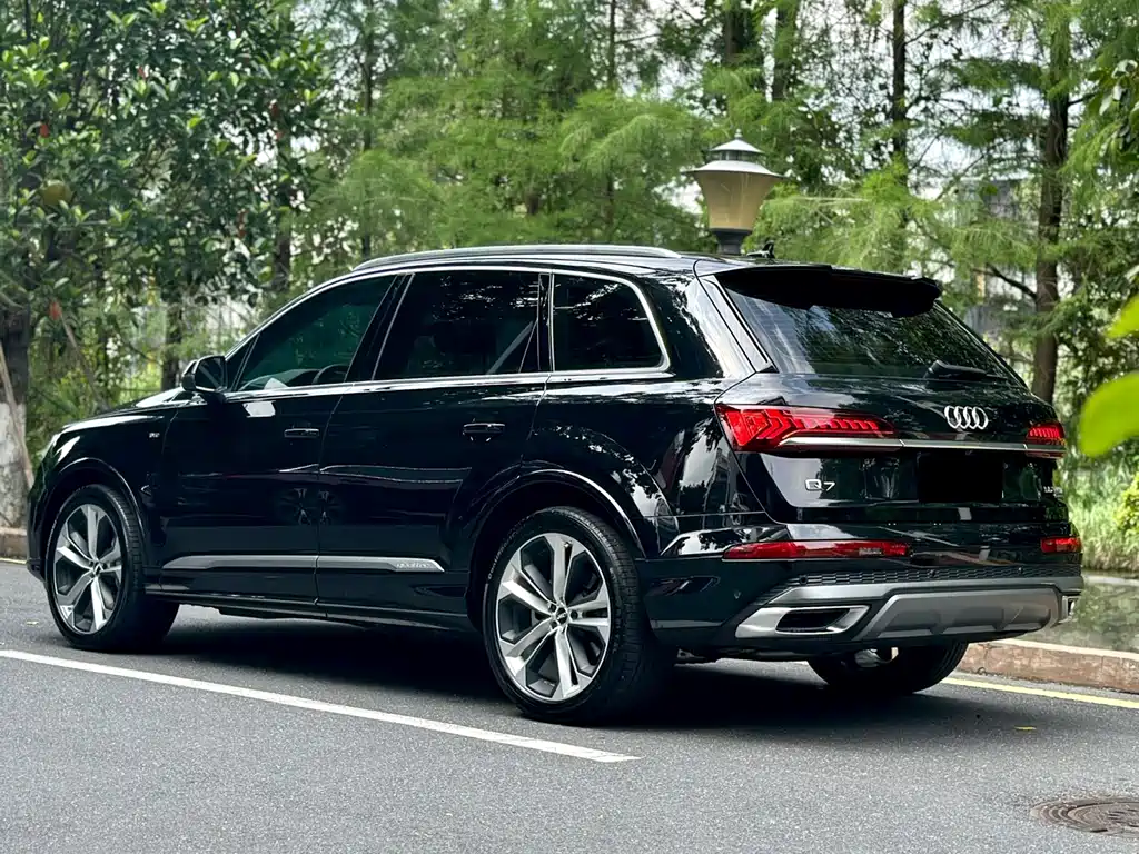 Audi Q7 — фото 5