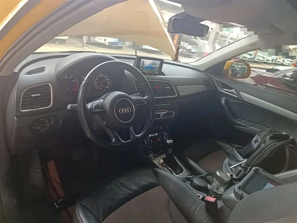 Audi Q3 — фото 10