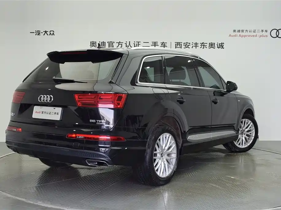 Audi Q7 — фото 4