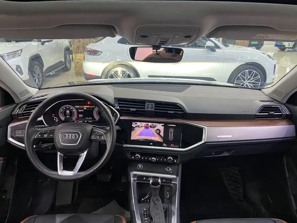 Audi Q3 — фото 9