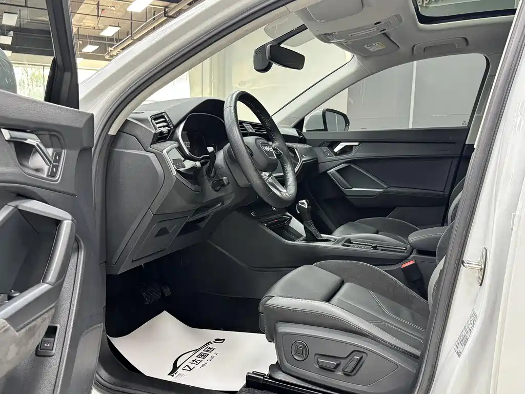Audi Q3 Sportback — фото 9