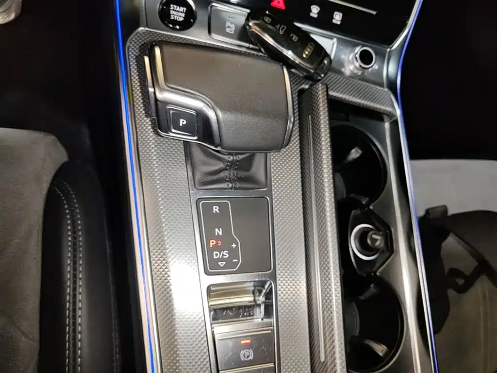 Audi A6L New Energy — фото 14