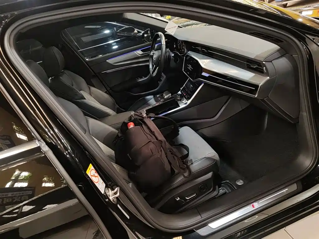 Audi A6L New Energy — фото 25