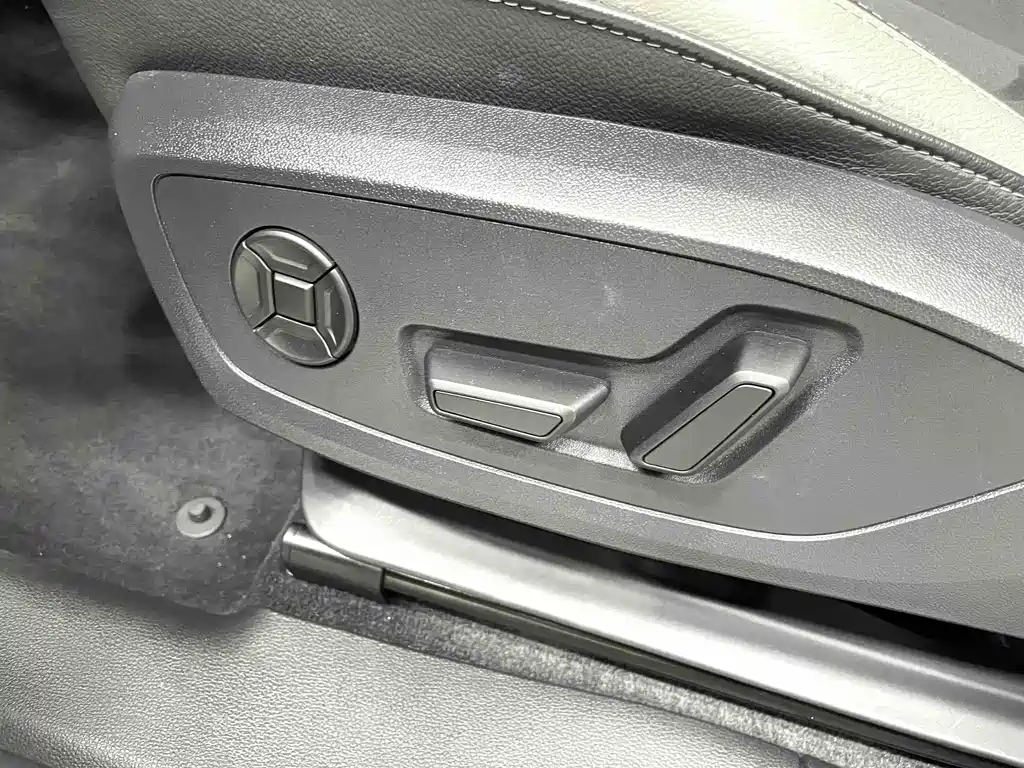 Audi Q3 — фото 14