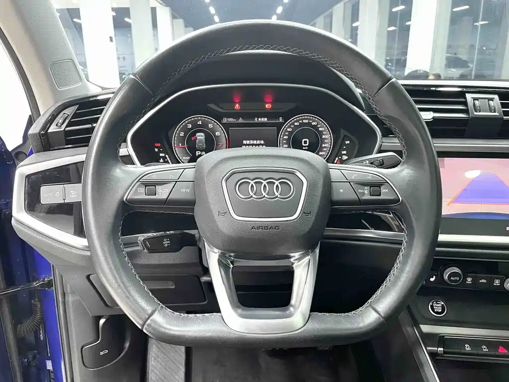 Audi Q3 — фото 8