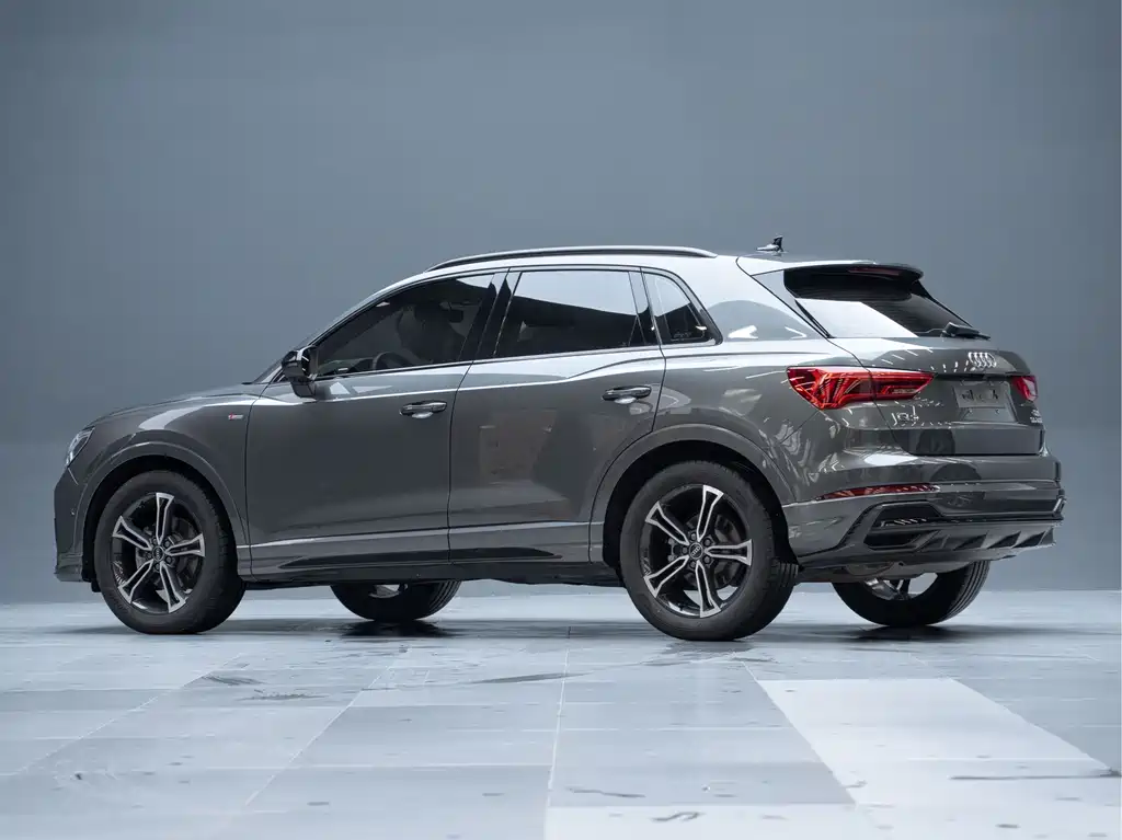 Audi Q3 — фото 8