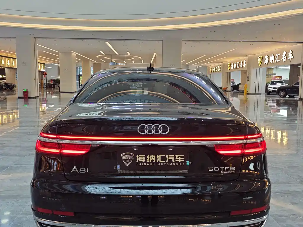 Audi A8 — фото 5
