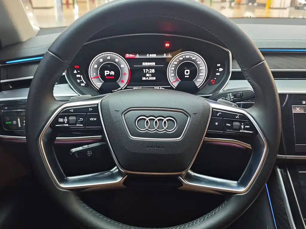 Audi A8 — фото 8