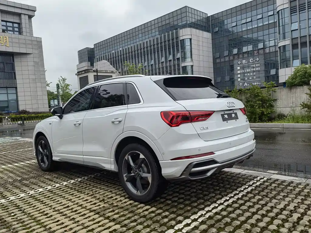 Audi Q3 — фото 3