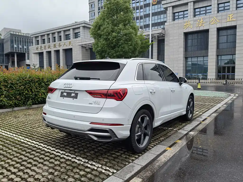 Audi Q3 — фото 5
