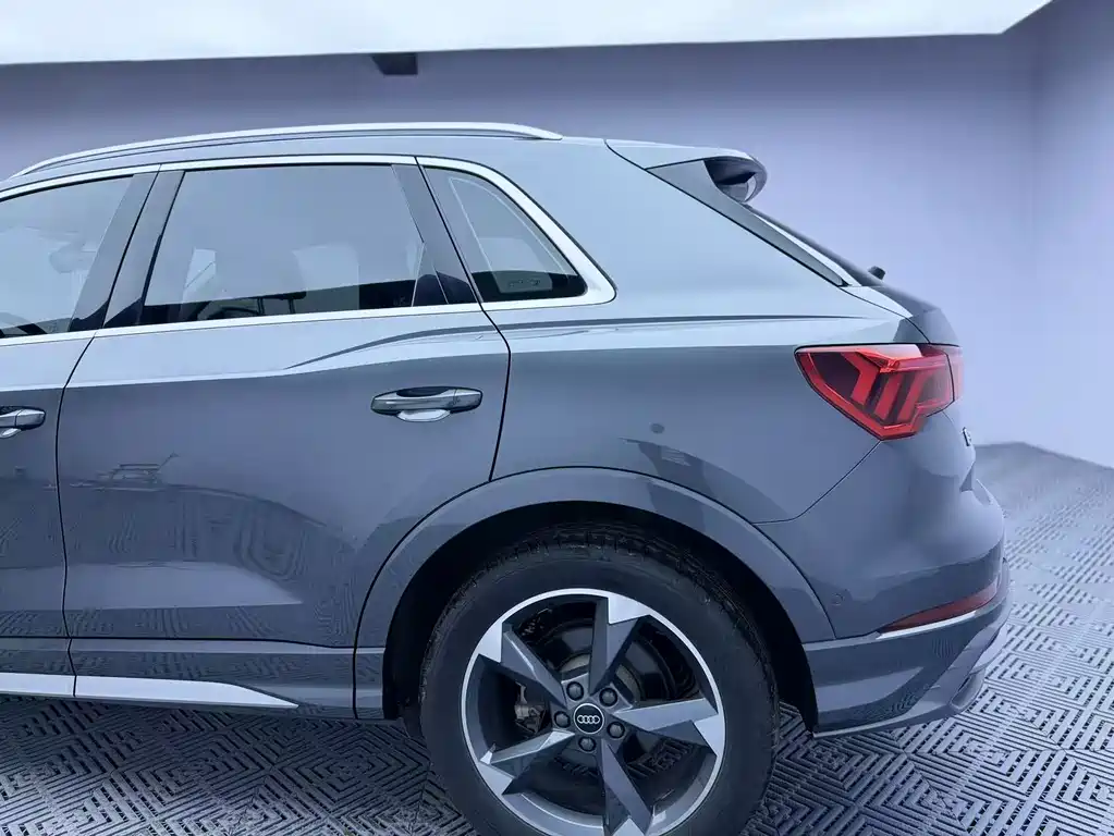 Audi Q3 — фото 6