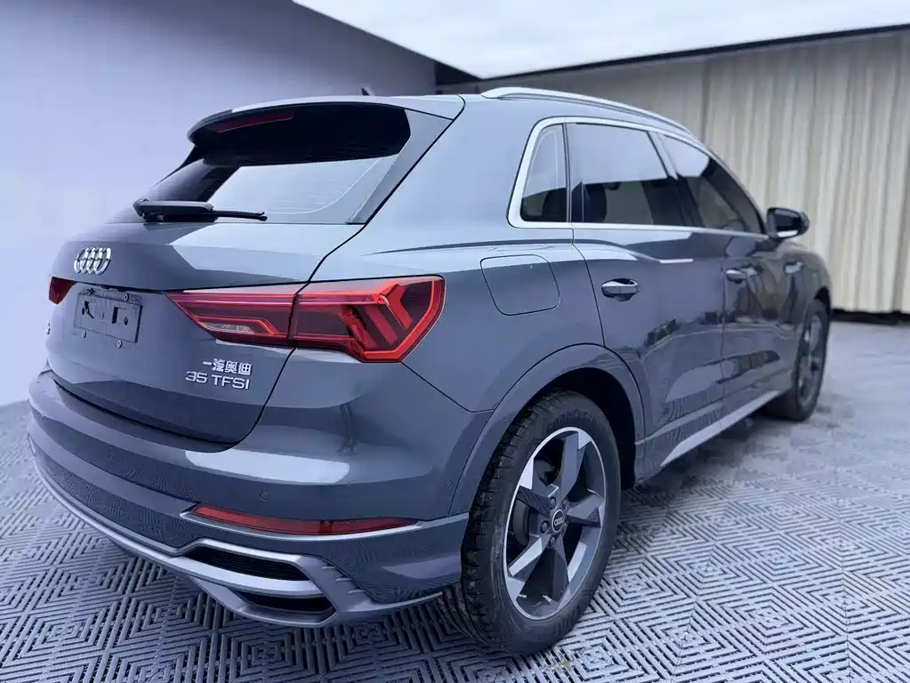 Audi Q3 — фото 7