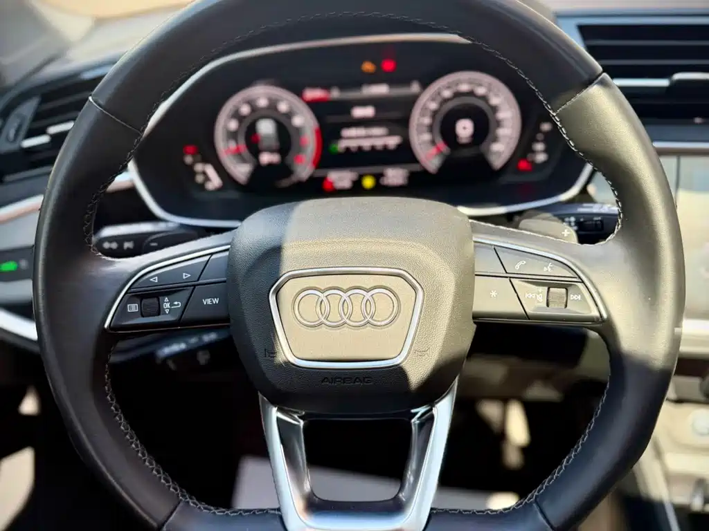 Audi Q3 — фото 23