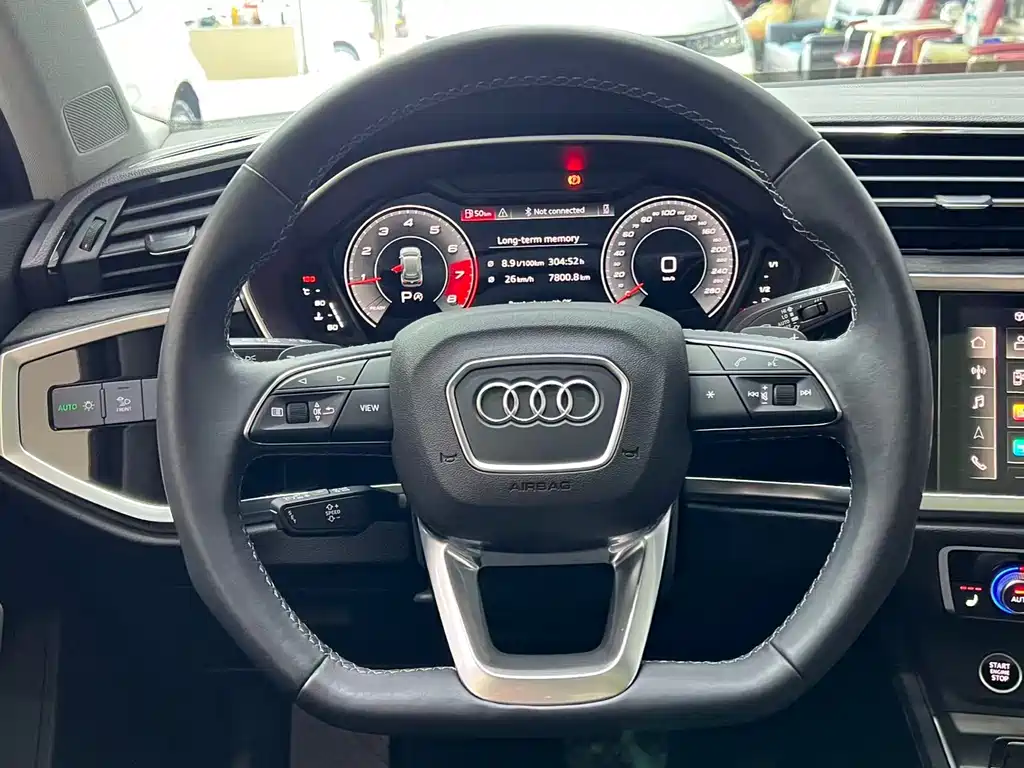 Audi Q3 — фото 10