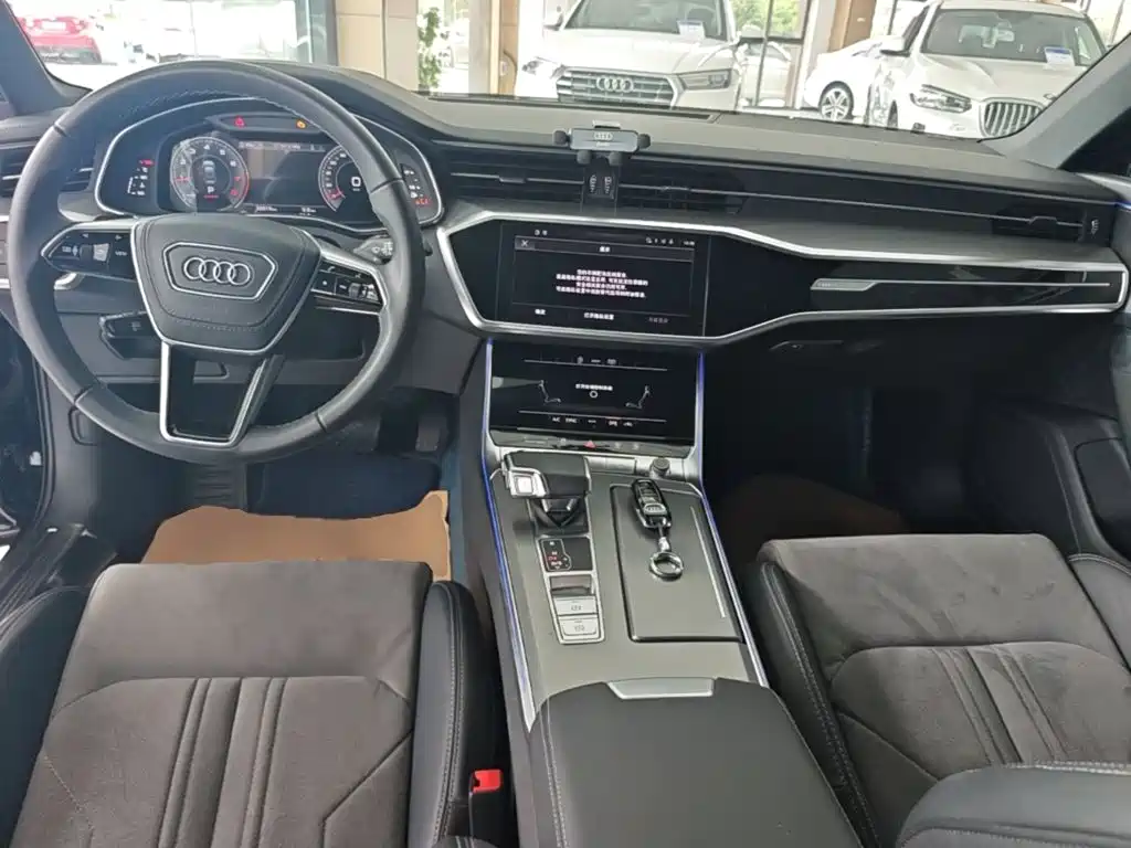 Audi A6L — фото 10