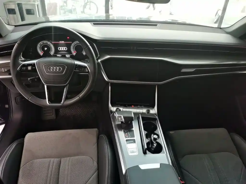 Audi A6L — фото 10