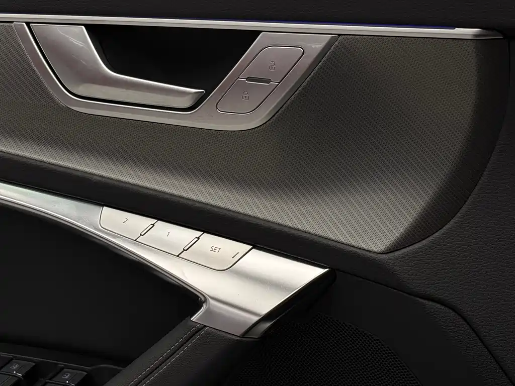 Audi A6 (Import) — фото 27