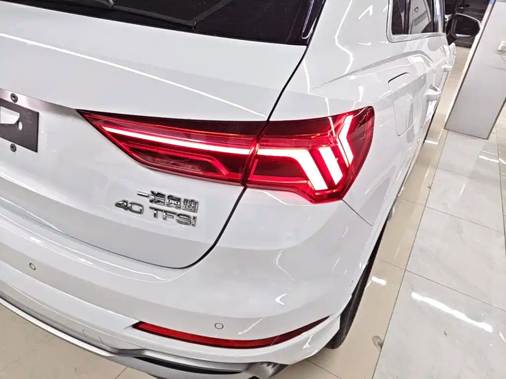 Audi Q3 — фото 8