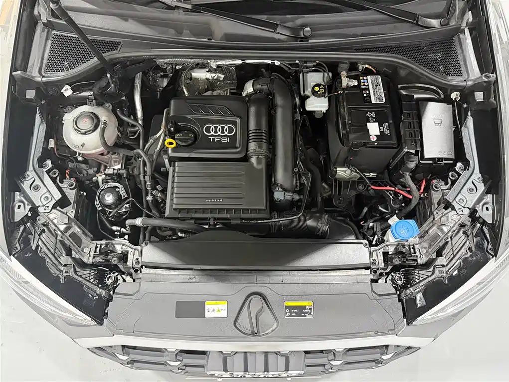 Audi Q3 — фото 14